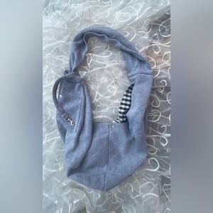 Reversible dog carrier for xs/sm dogs